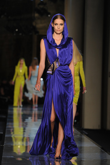 Представяне на колекцията на Atelier Versace за сезон пролет/лято 2014 по време на Седмицата на висшата мода в Париж