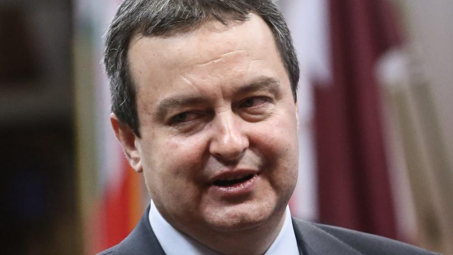 Сръбският кабинет поиска разпускане на парламента