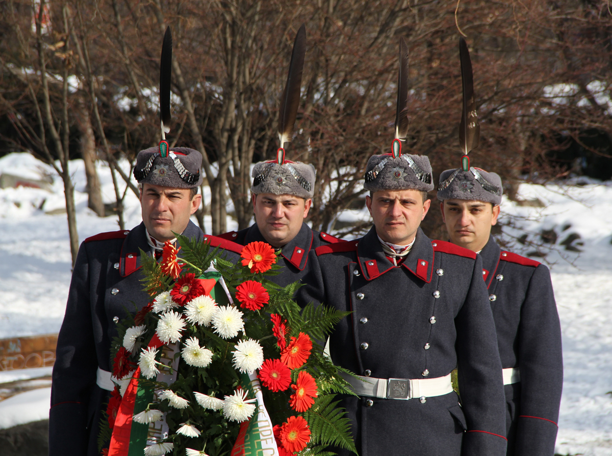 Стотици българи се събраха днес, 1 февруари 2014 г., за да отдадат почит към жертвите на комунизма и тоталитаризма