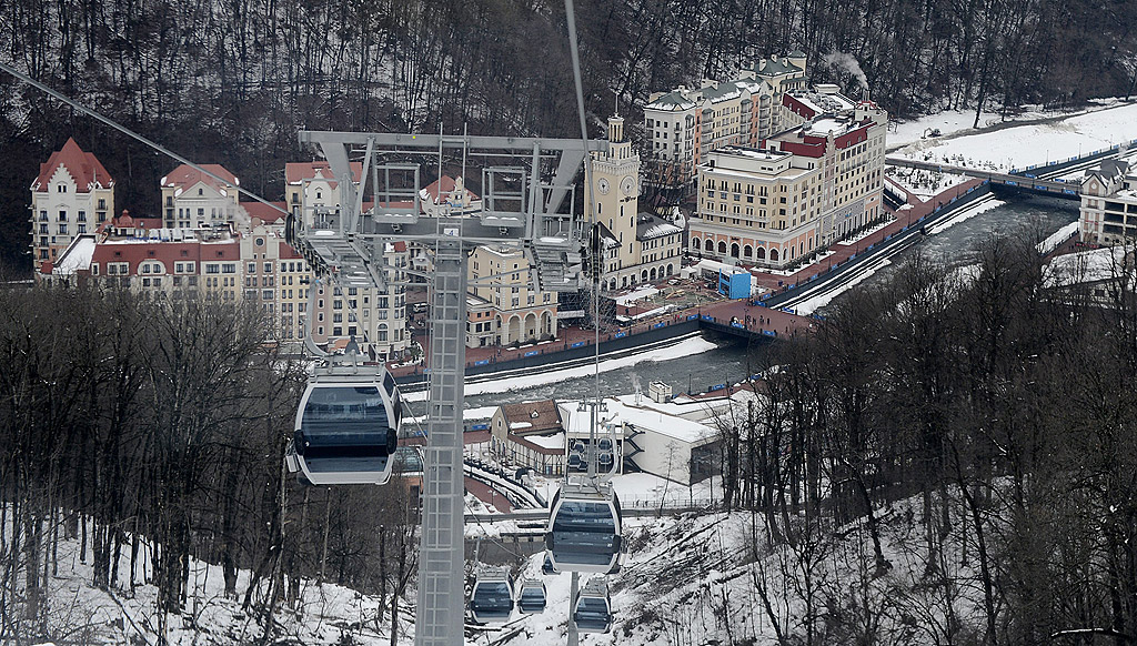 "Роза Хутор" ски-алпийски център и парк за екстремни спортове.