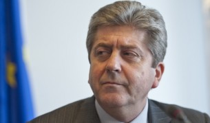 Първанов: Давам път на младите в парламента