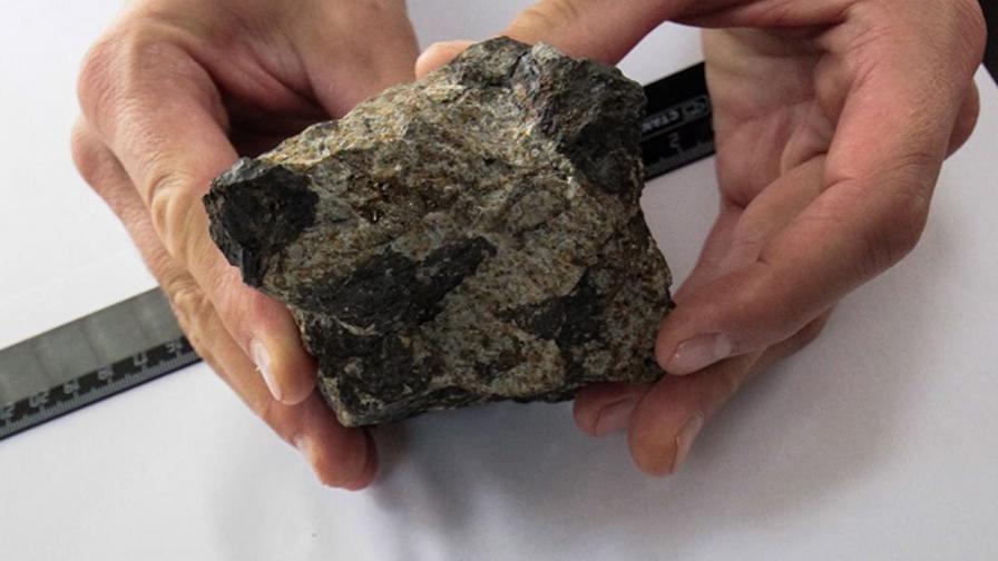 Масата на основната отломка от Челябинския метеорит е била 654 килограма