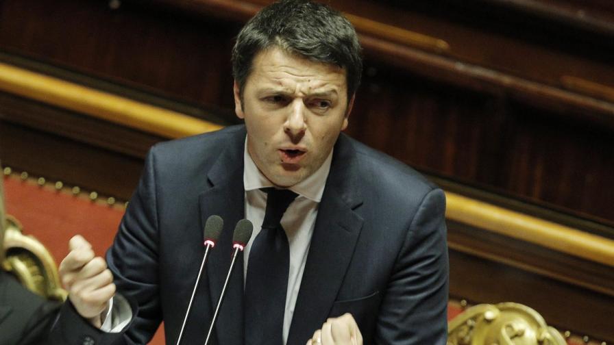 Кабинетът Матео Ренци мина в Сената с 30 гласа