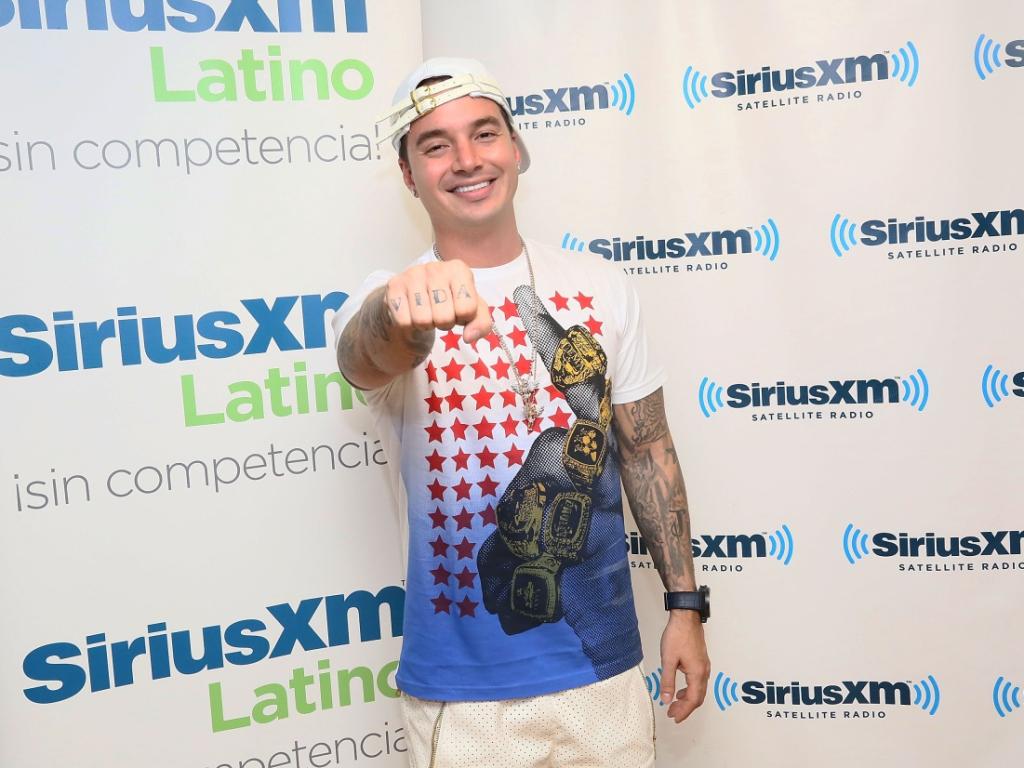 Джей Балвин завладява милиони хора по света с музиката и харизмата