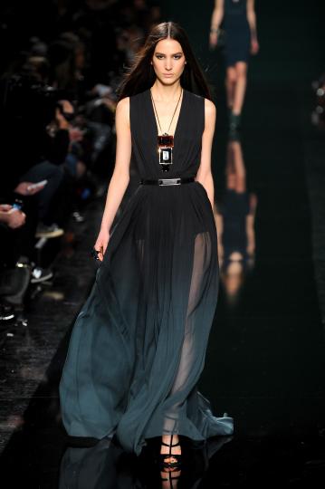 Представяне на колекцията на Elie Saab за сезон есен/зима 2014-2015 по време на Седмицата на модата в Париж