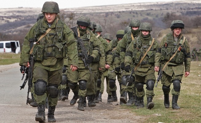 Неидентифицирани въоръжени мъже в Крим