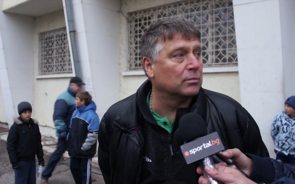 Пламен Николов: Не са взети мерки навреме за вратарите в Левски