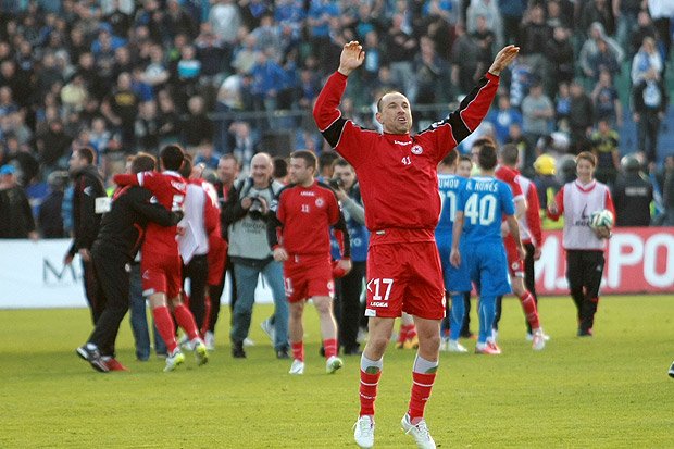 Радостта на футболистите на ЦСКА след победата над Левски с1