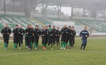 Черно море стартира подготовка с 25 играчи, 12 от които юноши