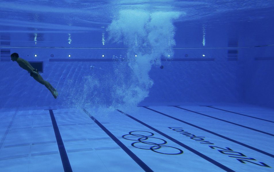 Олимпийците тренират в London Aquatics Centre1