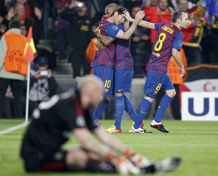 Футболистите на Барселона празнуват втория гол във вратата на Абиати1
