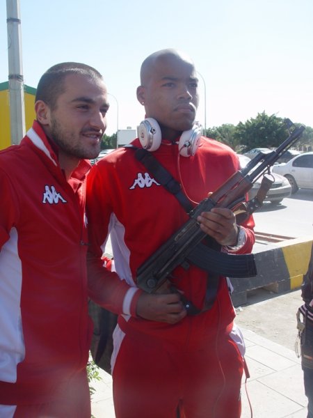 ЦСКА се въоръжи с картечници в Бенгази1