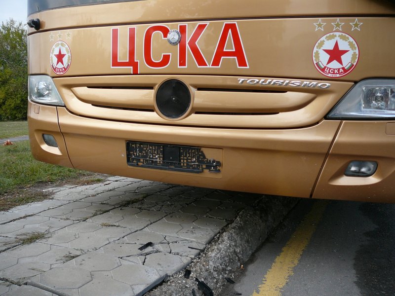 Потрошиха автобуса на ЦСКА1