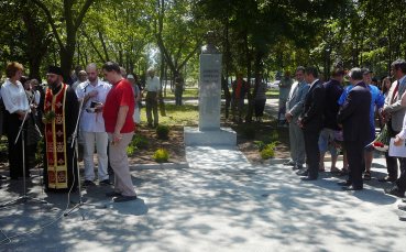 Откриха паметник на Никола Котков