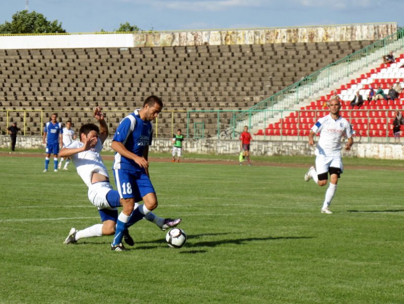 Рулетката на дузпите остави Видима Раковски в А група1