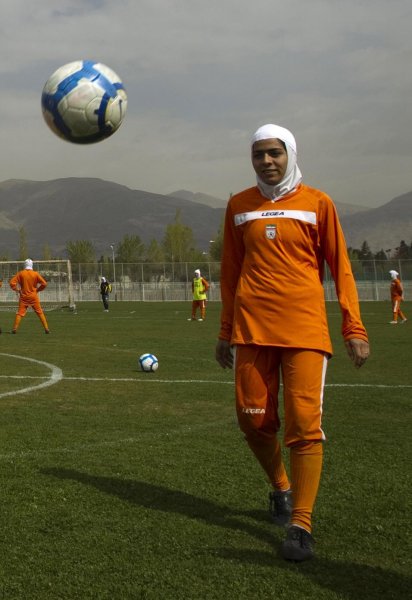 Женският национален отбор по футбол на Иран проведе тренировка на1