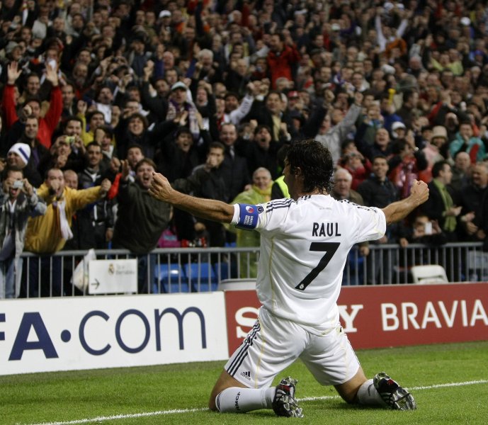 Капитанът на Реал Мадрид Раул вкара рекорден гол в Европа1