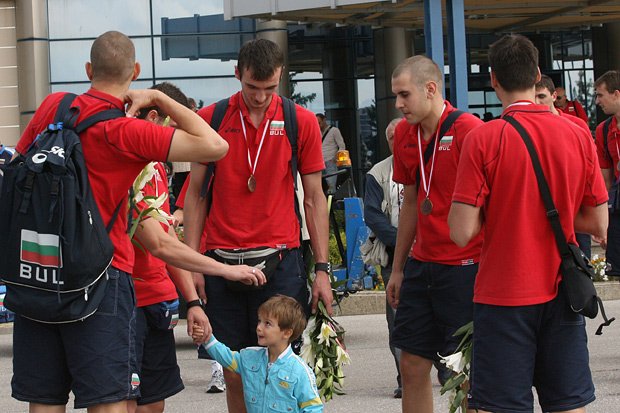Волейболистите донесоха бронза връчиха купата на министъра1