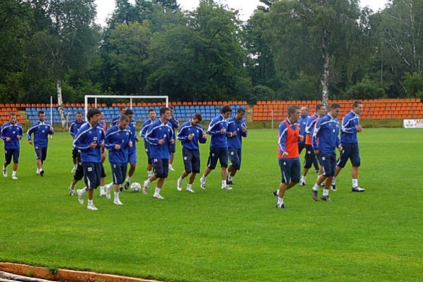 Отборът на Левски тренира на стадион Искър в Самоков1