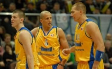 Химки загря за Лукойл с разгромна победа