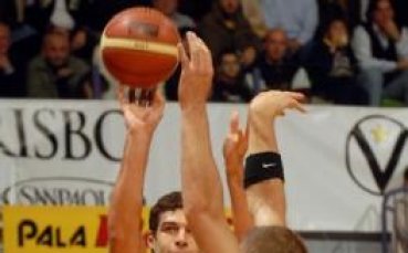 Илиян Евтимов игра за Болоня при успех във Франция