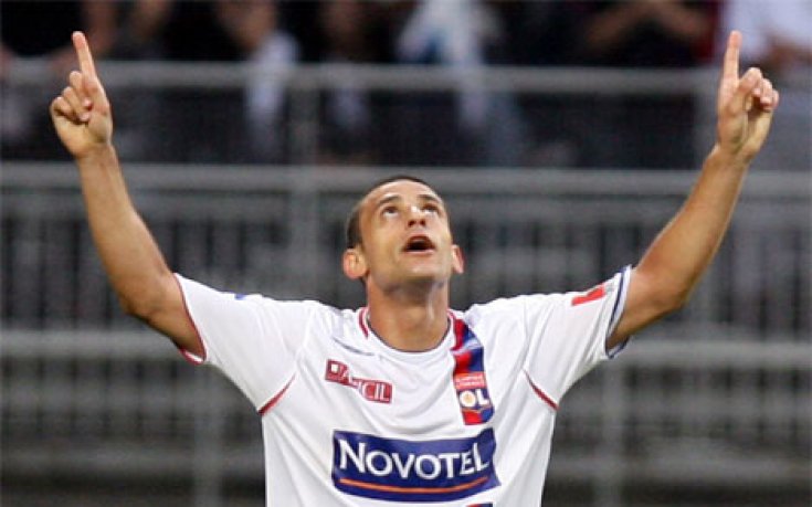 Лион с мъчна победа