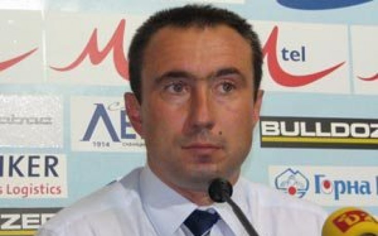 Стоилов: Наблюдаваме много играчи
