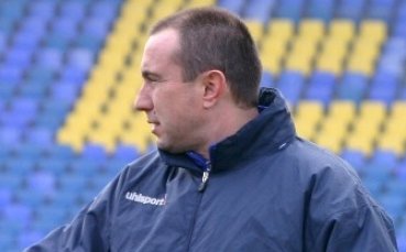 Стоилов ще прави рокади в атаката
