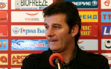 Емил Костадинов: Директният двубой ще реши титлата
