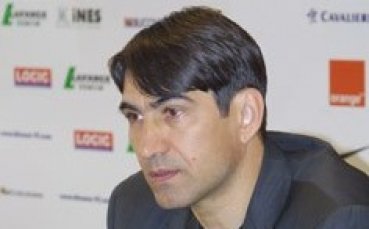 Виктор Пицурка вече класира Румъния и Холандия на Евро 2008