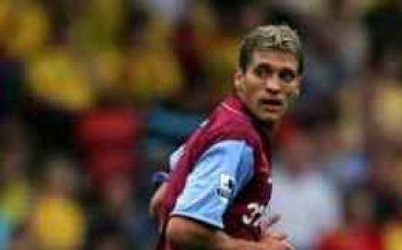 Стилиян Петров титуляр за Астън Вила срещу Евертън