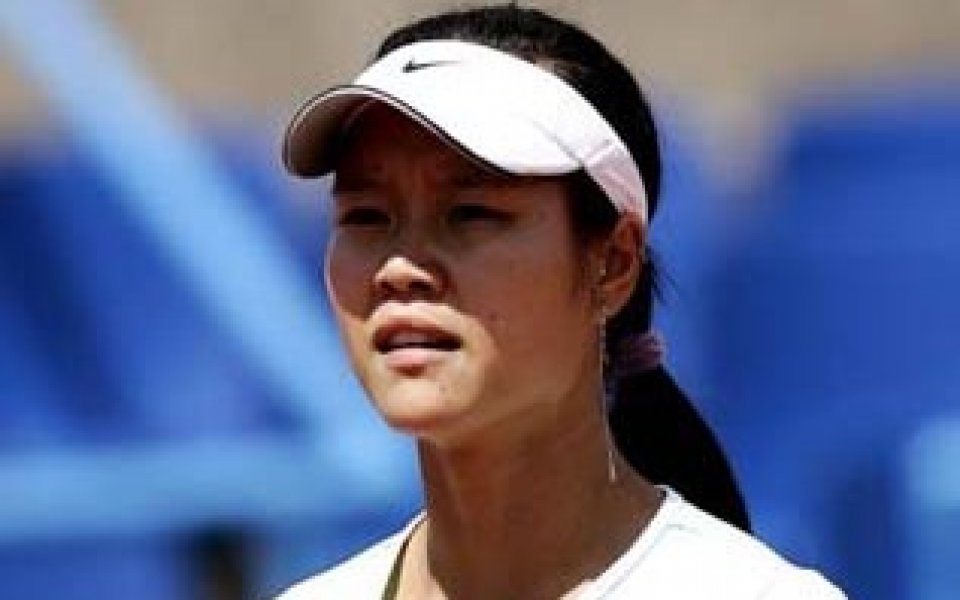 Отстраниха китайски тенисистки по погрешка
