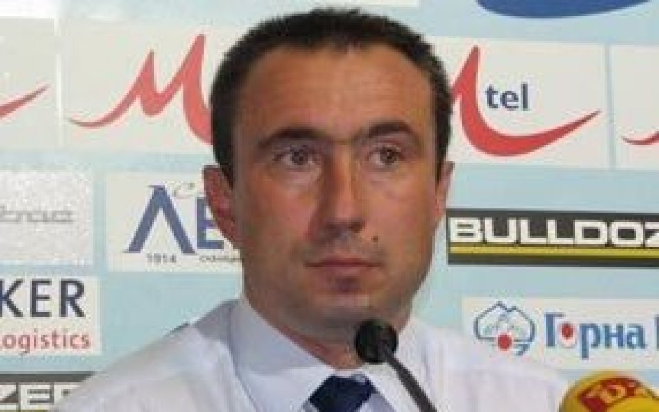 Стоилов: Няма шанс Петков да пази