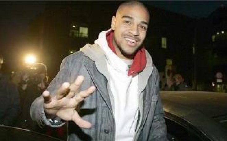 Интер върна Адриано по спешност от ваканция