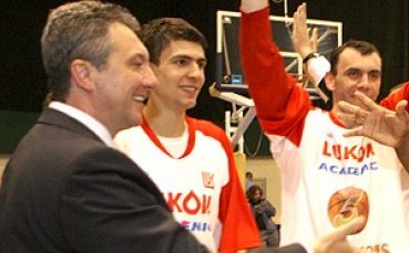 Докузовски: Лукойл трябва да даде шанс на Тити