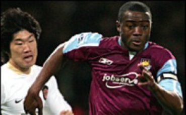 Астън Вила взима Рио-Кокър