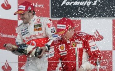 Райконен и Ферари излъгаха МакЛарън