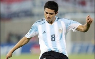 Рикелме на крачка от Атлетико