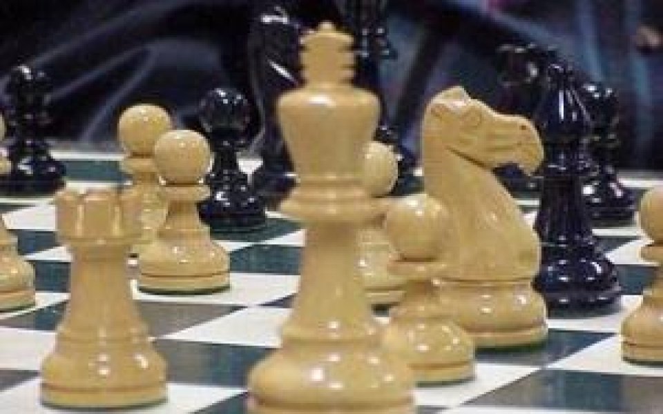 Топалов патрон на първия турнир по плажен шах