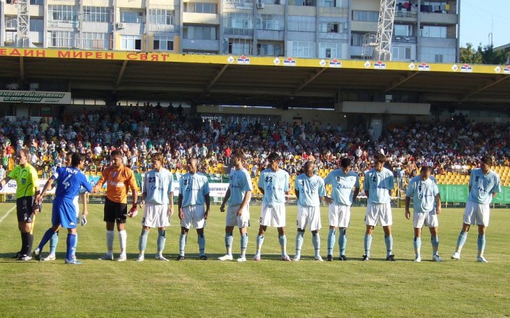 Черно море лети с чартър до Генуа