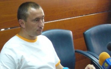 Стоилов е притеснен преди заминаването за Тампере