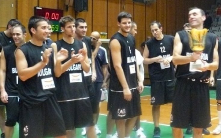 Човек се дави, не защото е скочил, а защото е останал под водата…