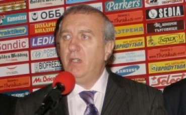ЦСКА поиска оставката на Боре Александров