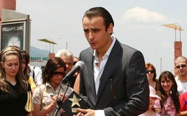 Ман Юнайтед отново с оферта за Бербо, Тотнъм се дърпа