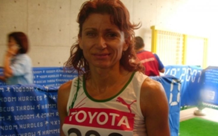 С прахосмукачки чистеха стадиона в Осака