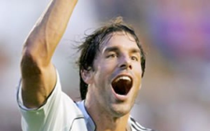 Нистелрой: Не искаме да се делим на групи в Реал