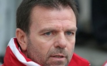 Стойчо Младенов: Ще обжалваме червения картон