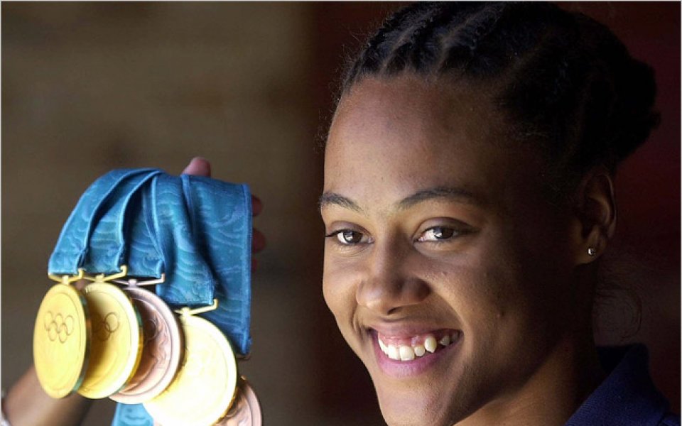 Марион Джоунс върна петте си олимпийски медала