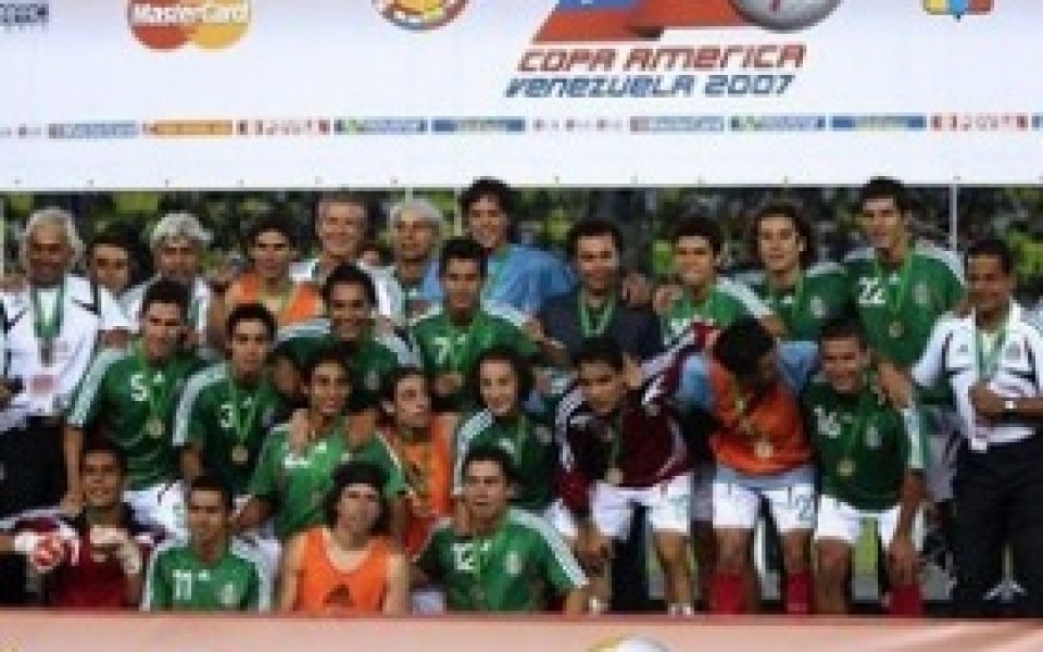 Мексико падна от Гватемала в мач с четирима изгонени