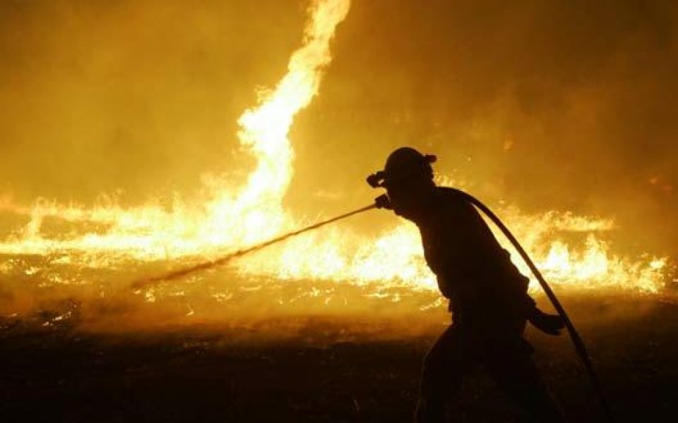 Пожарите в Калифорния провалиха мач